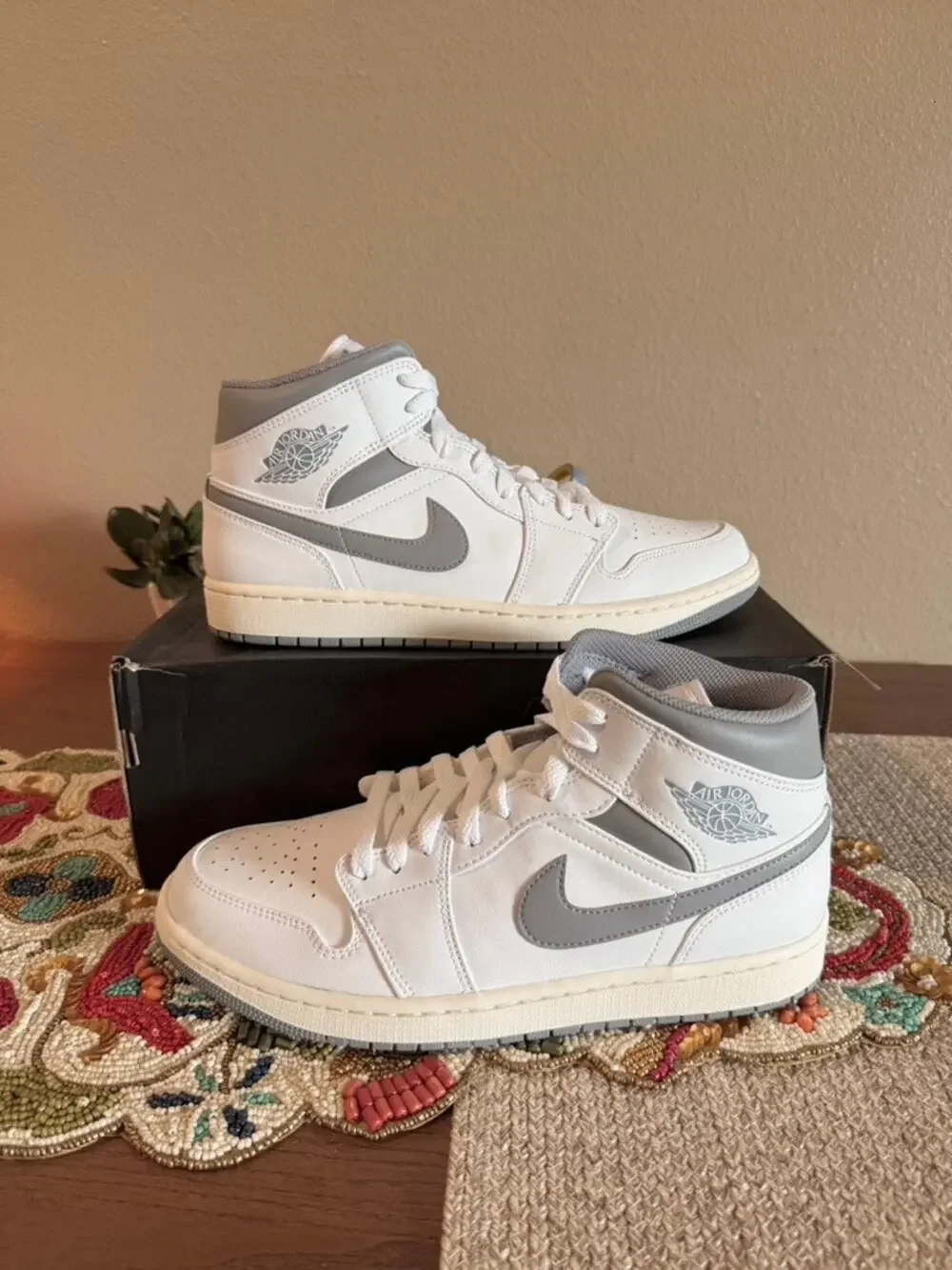Jordan 1 Mid White Stealth Neutral Grey Wolf Cool Fog Iron Cement 554724 135